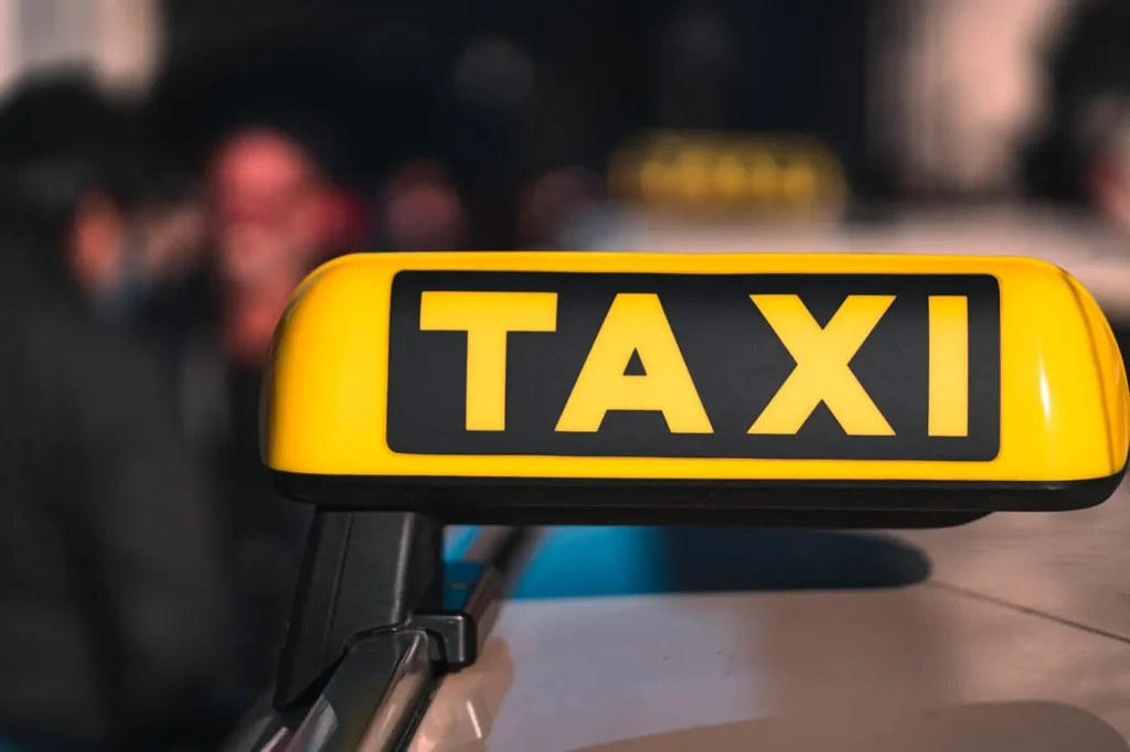 Bagshot taxi guide for airport transfers and local trips airport